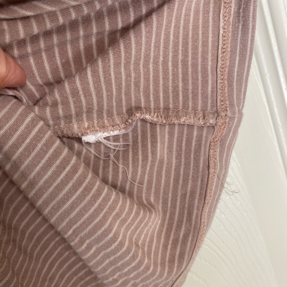 3/$20 ☀️ GUC Striped American Eagle Crew Neck Baby Tee - Picture 3 of 4